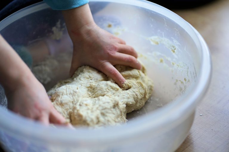 How to make pizza dough